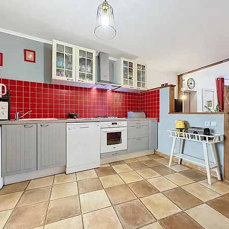 Chateau De La Favede By Interhome
