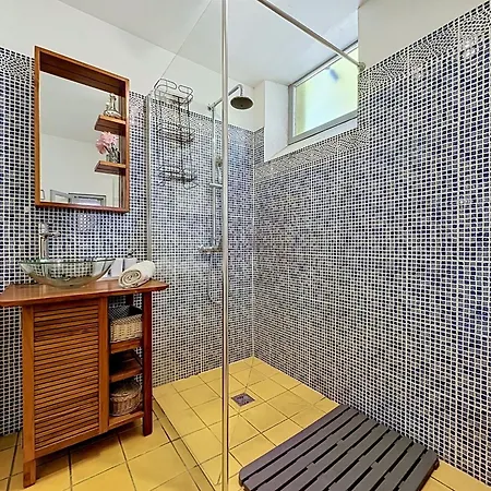 Appartement Chateau De La Favede By Interhome